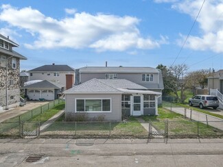 19 Manomet Ave, Hull, MA 02045