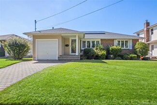 858 W Gate, Valley Stream, NY 11580