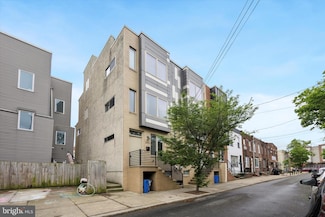2002 Titan St, Philadelphia, PA 19146