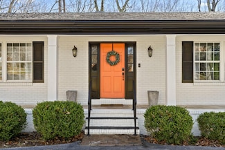 35 Carriage Hill, Signal Mountain, TN 37377