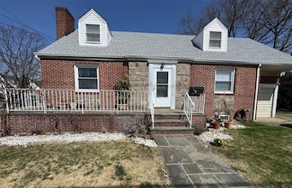 904 Benris Ave, Franklin Square, NY 11010