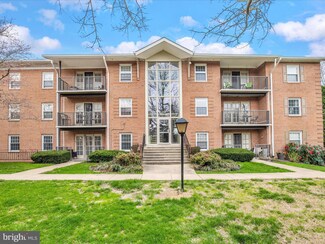 3334 Spring Ln Unit B-36, Falls Church, VA 22041