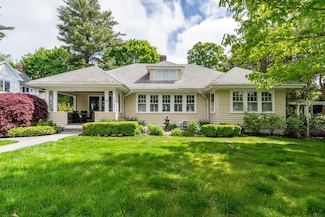 36 Leighton Rd, Wellesley, MA 02482