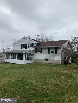 13 Deturk Rd, Oley, PA 19547