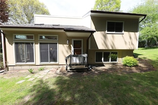 402 Sampan Ave, Jamestown, RI 02835