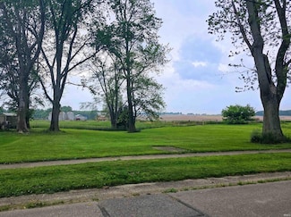617 Alton St, Bicknell, IN 47512