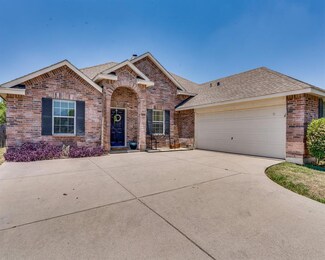 109 Hickory Creek Dr, Red Oak, TX 75154