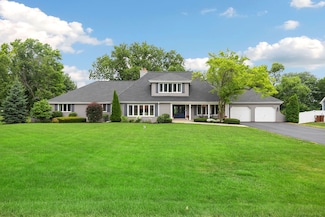 22W672 Elmwood Dr, Glen Ellyn, IL 60137