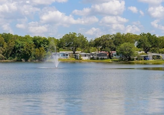 15435 Lakeshore Villa St, Tampa, FL 33613