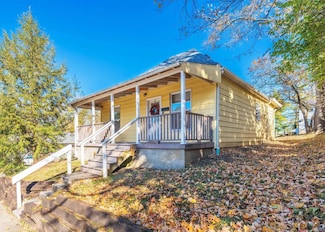 944 N Jackson St, Bloomington, IN 47404