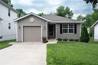 107 W 78th St, Kansas City, MO 64114