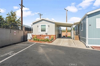 501 N Willow Dr, Santa Ana, CA 92703