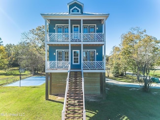 627 Magnolia St, Gulfport, MS 39507