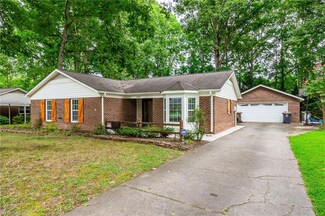 4801 Chaucer Dr, Greensboro, NC 27407