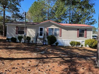 1516 Valley Dr, Tifton, GA 31794