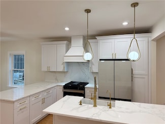 1501 Hunting Hill Dr, Cumberland, RI 02864