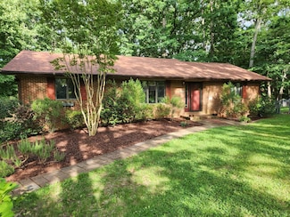 1109 Fairview Dr, Bedford, VA 24523