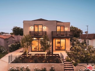 2114 Pier Ave, Santa Monica, CA 90405