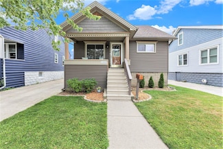 23926 Elmira St, Saint Clair Shores, MI 48082