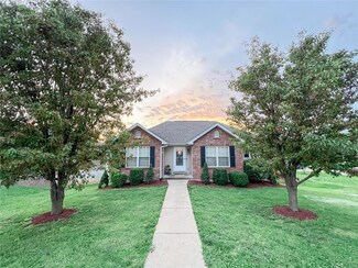 23 Somerfield Dr, Union, MO 63084