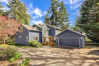 8469 Ferncliff Ave NE, Bainbridge Island, WA 98110