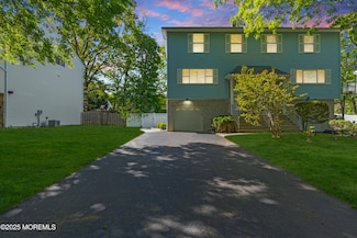 31 Dortmunder Dr, Manalapan, NJ 07726