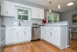 25 Mountain View Dr, Rocky Hill, CT 06067