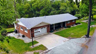 220 Engle Lake Rd W, Ligonier, IN 46767