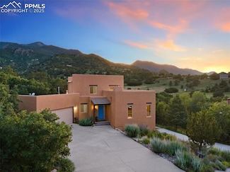 579 Crystal Hills Blvd, Manitou Springs, CO 80829