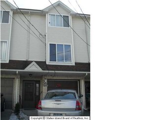 42 Tone Ln, Staten Island, NY 10305