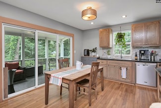 716 Deerwood St, Columbia, SC 29205