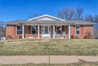 27 Quail Woods Dr, Fenton, MO 63026