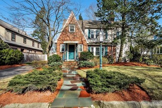 872 Chestnut St, Waban, MA 02468