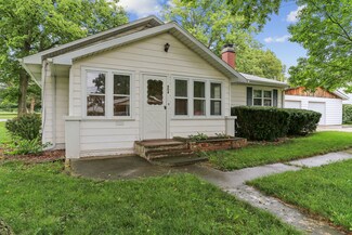 904 W Bond St, Monticello, IL 61856