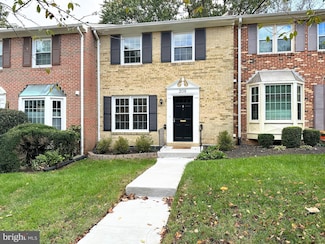 208 Commons Dr NW, Vienna, VA 22180