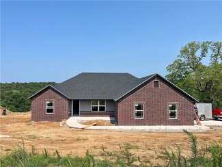 256 Presley Loop, Huntsville, AR 72740