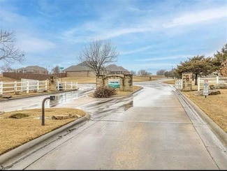 1141 Saint Andrews Cir, Cushing, OK 74023