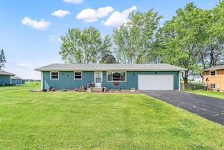 117 W Knights Rd, Sandwich, IL 60548