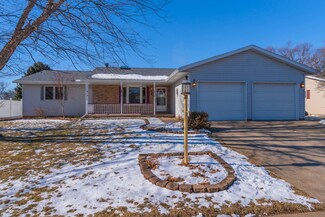 809 N Cherokee Ln, Pontiac, IL 61764