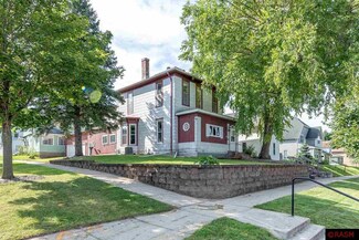 627 627 N 5th St, Mankato, MN 56001