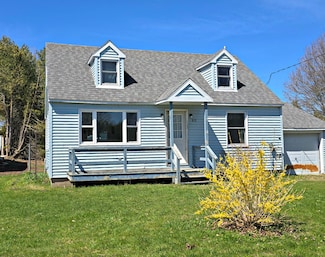 26 Michigan St, Saint Ignace, MI 49781