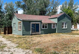 407 12th St, Wheatland, WY 82201