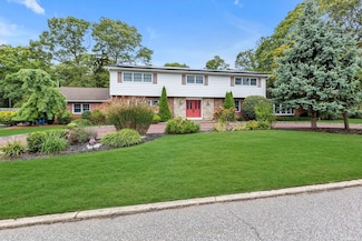 1 Wilton Ct, Great River, NY 11739