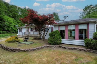 7544 Stoddard Hayes Rd, Farmdale, OH 44417
