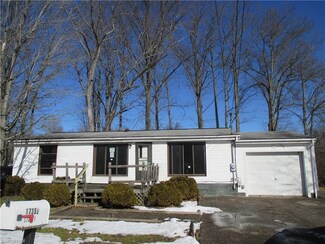 17352 Glenwood Ave, Lake Milton, OH 44429