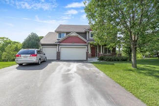 1305 Danita Cir, Shakopee, MN 55379