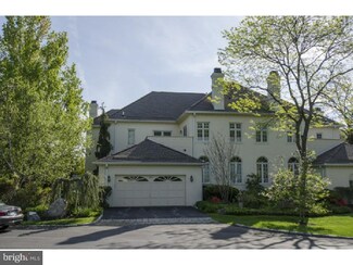 823 Oxford Crest, Villanova, PA 19085