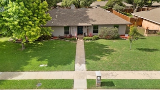 2708 Hunters Creek Dr, Plano, TX 75075
