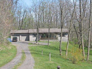 3880 N Creek Rd, Palmyra, NY 14522