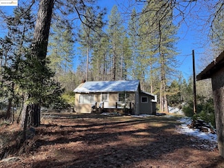 10967 Smith Station Rd, Groveland, CA 95321
